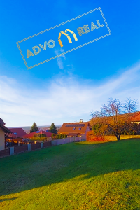 🌄 Váš kúsok raja pod Zoborom – miesto, kde sa príroda dotýka domova 🌿